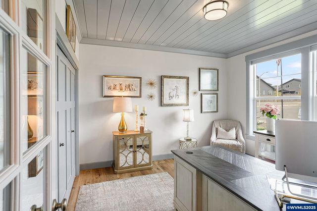 493 NW Crater Lake Dr, Dallas, OR 97338