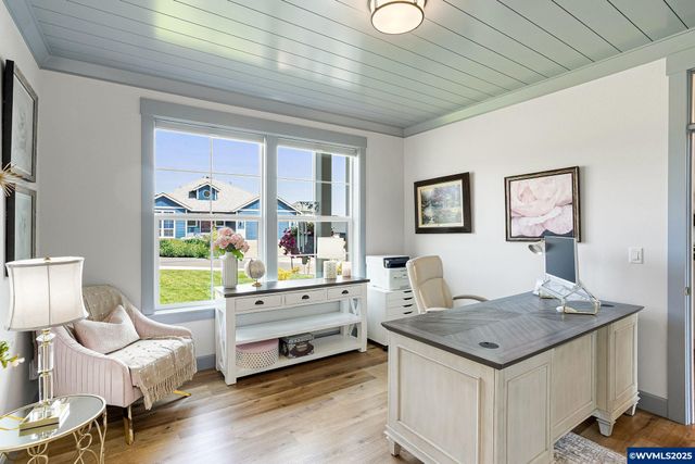 493 NW Crater Lake Dr, Dallas, OR 97338