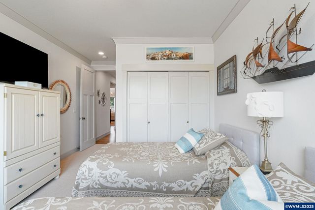 493 NW Crater Lake Dr, Dallas, OR 97338