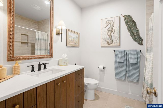 493 NW Crater Lake Dr, Dallas, OR 97338