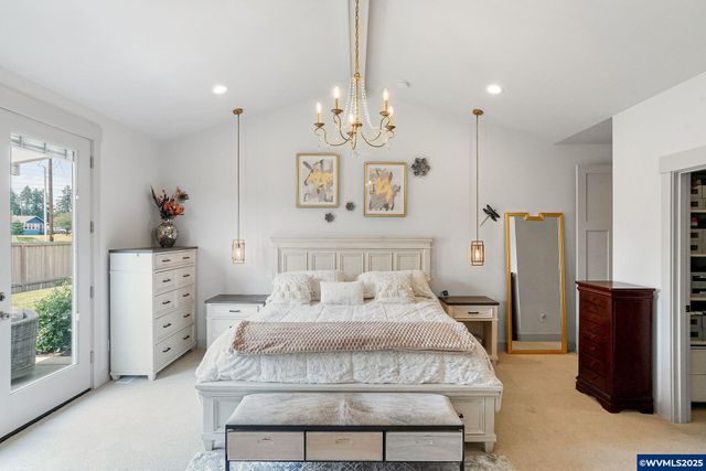 493 NW Crater Lake Dr, Dallas, OR 97338