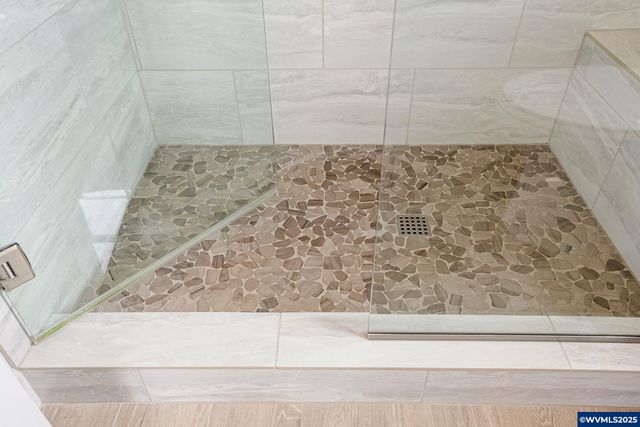 493 NW Crater Lake Dr, Dallas, OR 97338