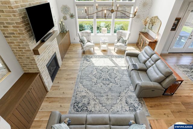 493 NW Crater Lake Dr, Dallas, OR 97338