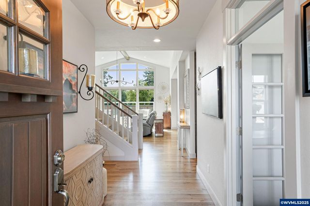 493 NW Crater Lake Dr, Dallas, OR 97338