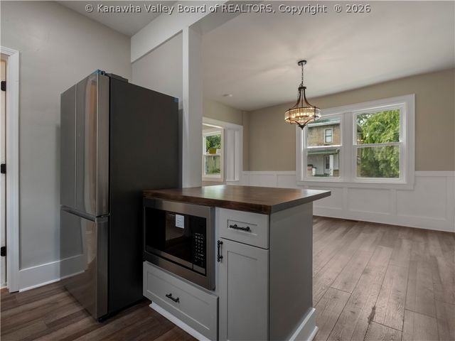 1008 Grant Street, Charleston, WV 25302