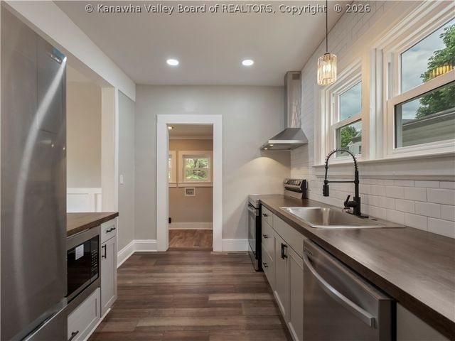 1008 Grant Street, Charleston, WV 25302