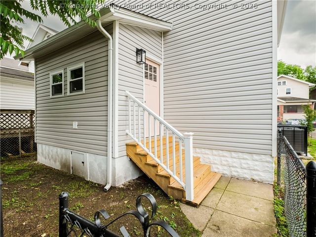 1008 Grant Street, Charleston, WV 25302