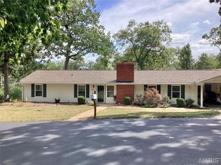 9448 Parklind Drive, Sunset Hills, MO 63126