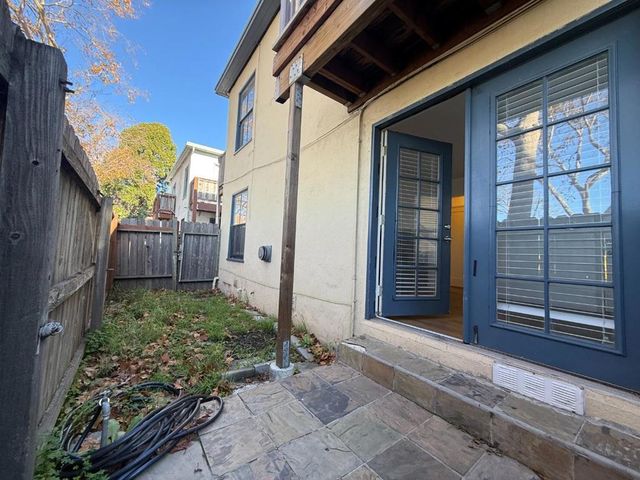 2433 San Pablo Avenue, Berkeley, CA 94702