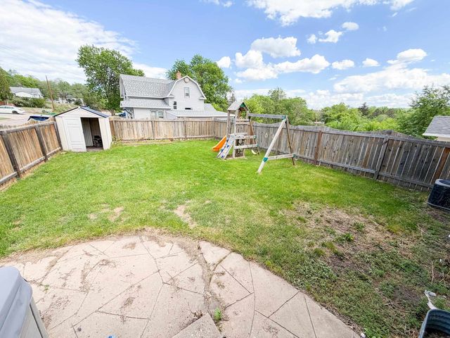 1010 5th St, Minot, ND 58703