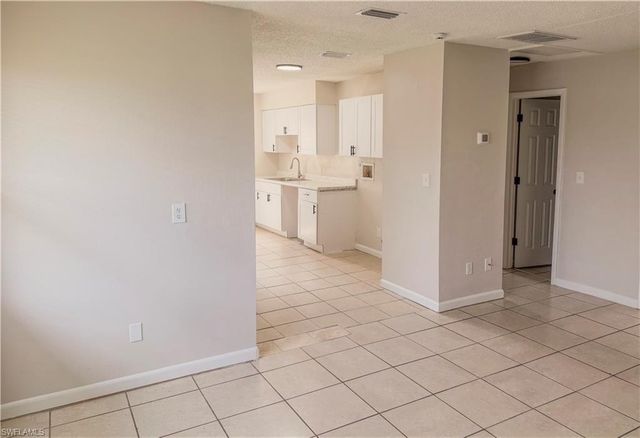 3307 SE 15th PL 8, Cape Coral, FL 33904