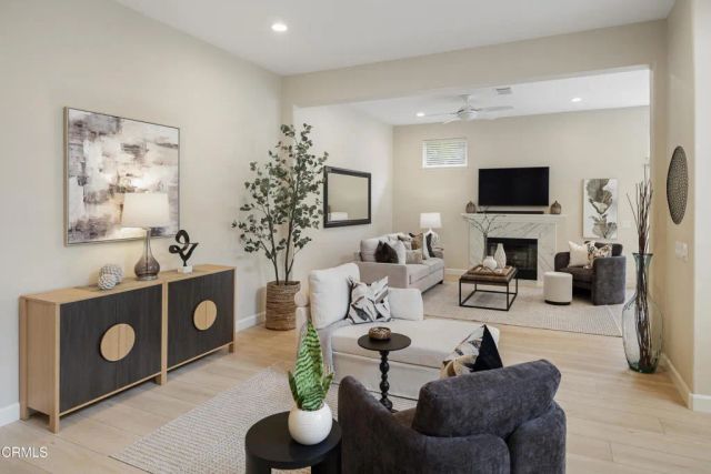 930 Corte Augusta, Camarillo, CA 93010