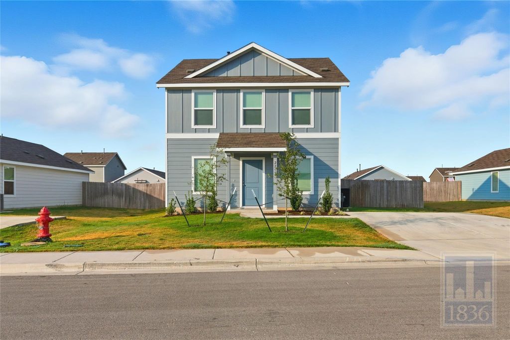 2213 Cyclone DR, Lockhart, TX 78644