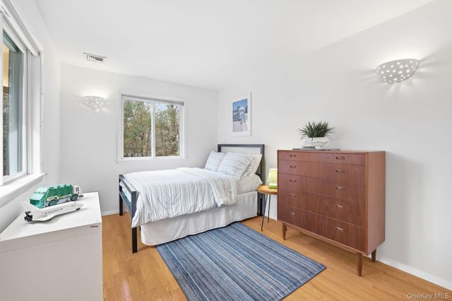 14 Valley Lane, Chappaqua, NY 10514