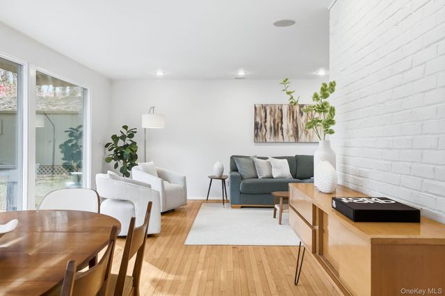 14 Valley Lane, Chappaqua, NY 10514