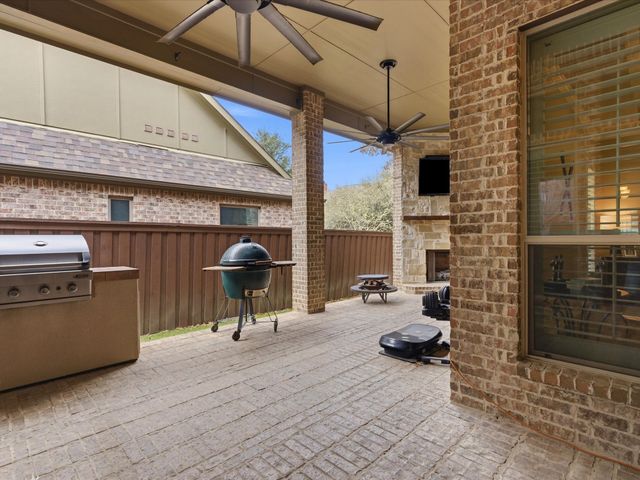 2115 N Hill Drive, Irving, TX 75038
