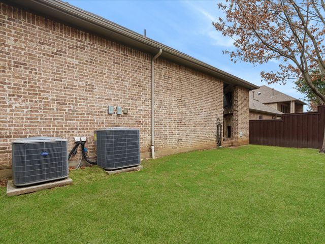 2115 N Hill Drive, Irving, TX 75038