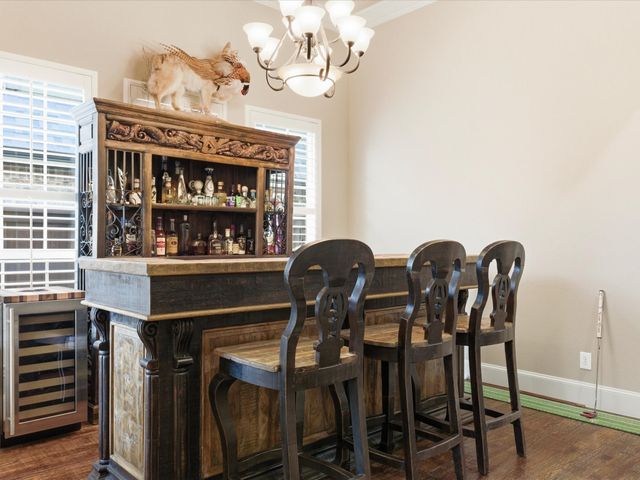 2115 N Hill Drive, Irving, TX 75038