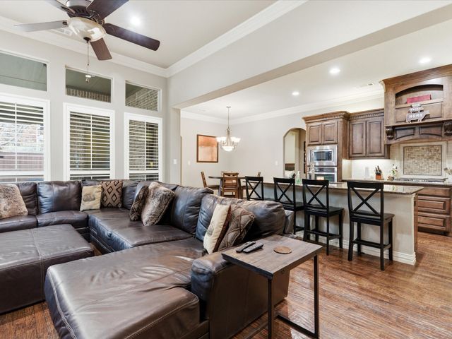 2115 N Hill Drive, Irving, TX 75038