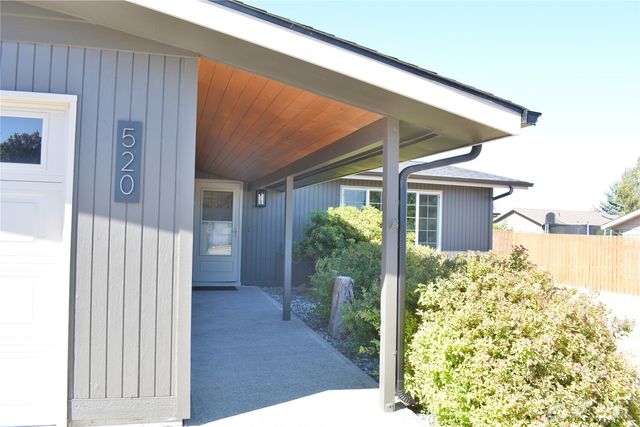 520 SW 4th Avenue SW, Oak Harbor, WA 98277