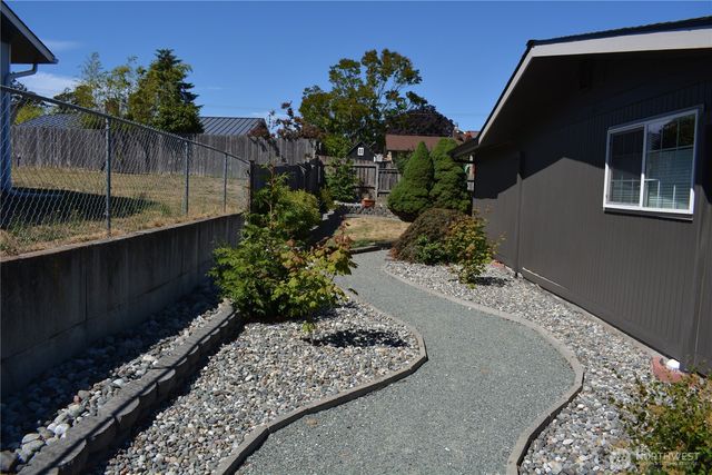 520 SW 4th Avenue SW, Oak Harbor, WA 98277