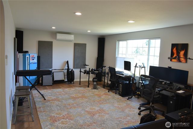 520 SW 4th Avenue SW, Oak Harbor, WA 98277