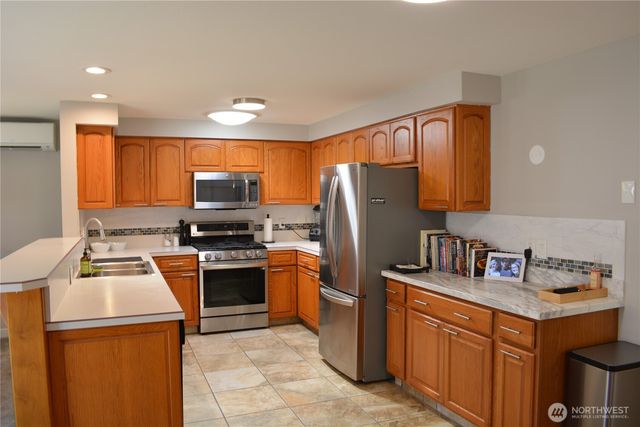 520 SW 4th Avenue SW, Oak Harbor, WA 98277