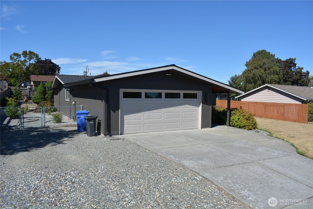 520 SW 4th Avenue SW, Oak Harbor, WA 98277
