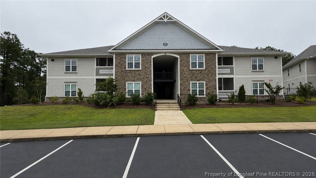 260 Gallery Drive 301, Spring Lake, NC 28390