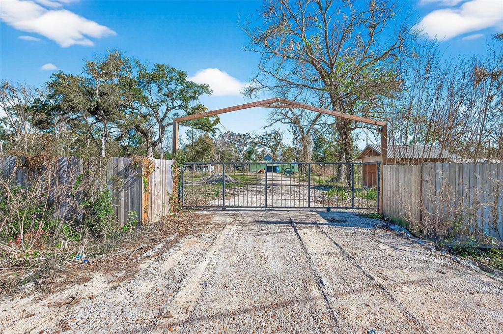 16507 Mill Drive, Rosharon, TX 77583