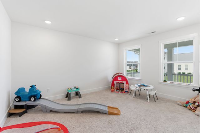 550 Snap Dragon Ln, Hendersonville, TN 37075