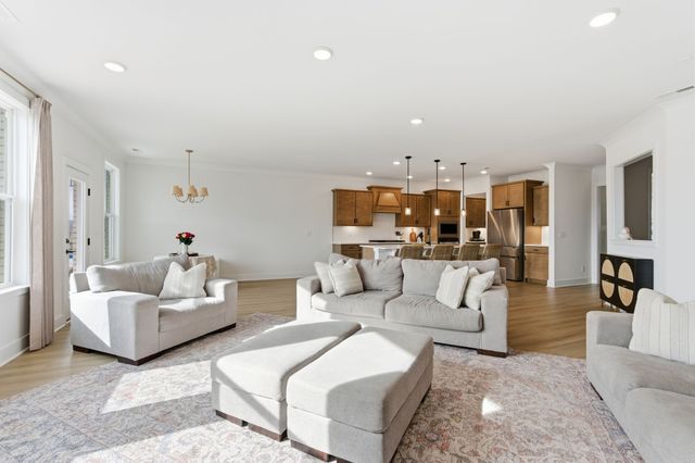 550 Snap Dragon Ln, Hendersonville, TN 37075