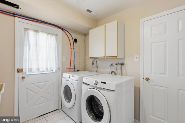 1567 BROCK CREEK DR, Yardley, PA 19067