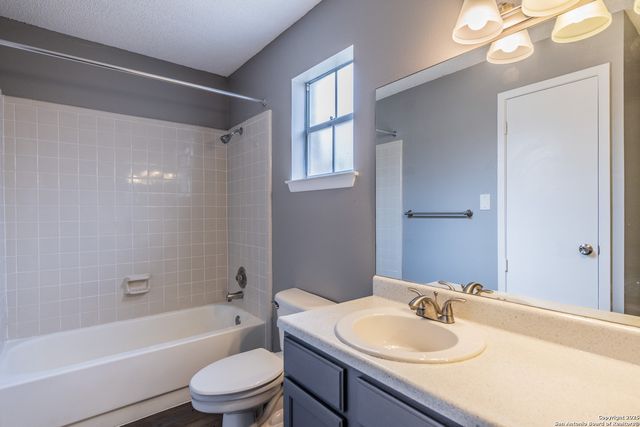 331 W Mistletoe, San Antonio, TX 78212