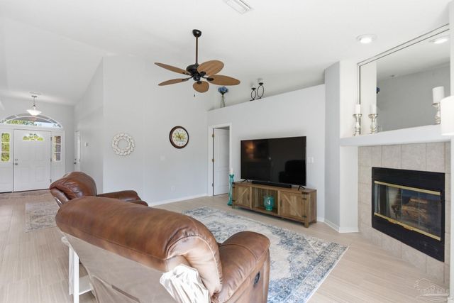 5735 Farrel Way, Milton, FL 32583