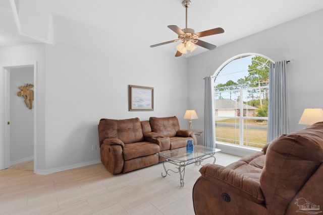 5735 Farrel Way, Milton, FL 32583