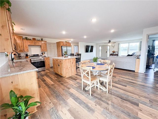 1231 SW 101 Road, Chilhowee, MO 64733