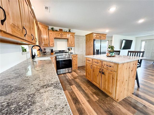 1231 SW 101 Road, Chilhowee, MO 64733