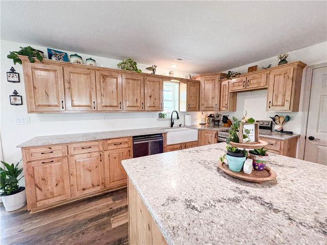 1231 SW 101 Road, Chilhowee, MO 64733