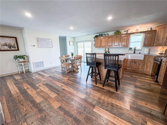 1231 SW 101 Road, Chilhowee, MO 64733