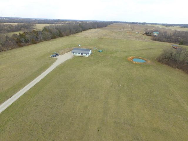 1231 SW 101 Road, Chilhowee, MO 64733