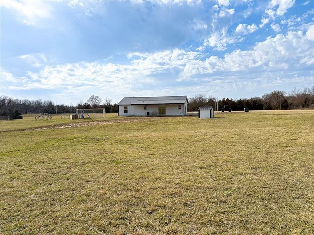 1231 SW 101 Road, Chilhowee, MO 64733