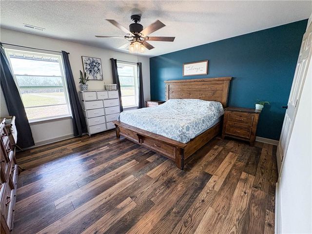 1231 SW 101 Road, Chilhowee, MO 64733