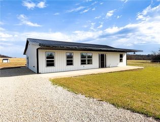 1231 SW 101 Road, Chilhowee, MO 64733