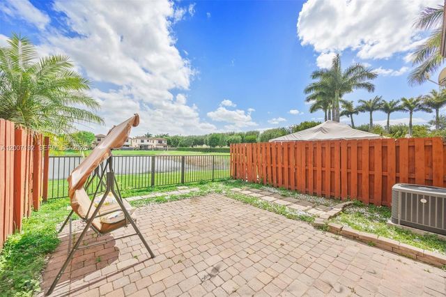 3728 NE 3rd Ct, Homestead, FL 33033