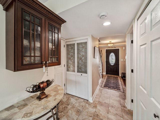 760 Thunderbird Trail, Carol Stream, IL 60188