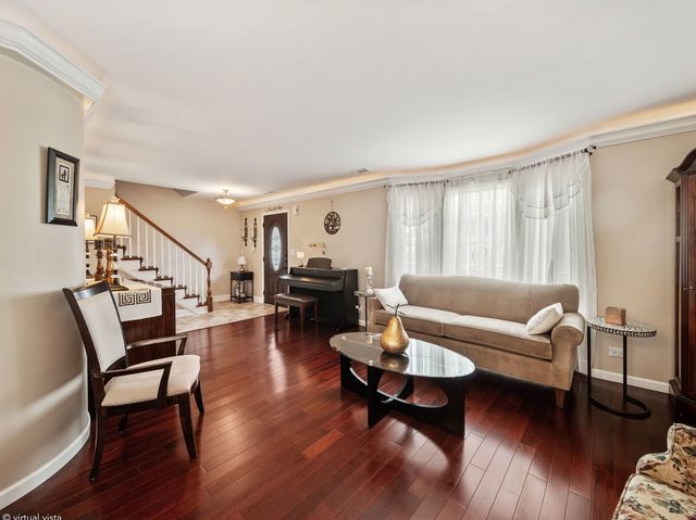 760 Thunderbird Trail, Carol Stream, IL 60188