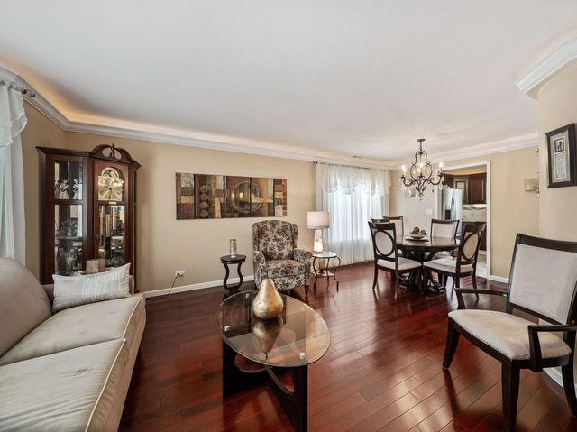 760 Thunderbird Trail, Carol Stream, IL 60188