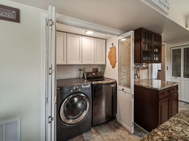 760 Thunderbird Trail, Carol Stream, IL 60188