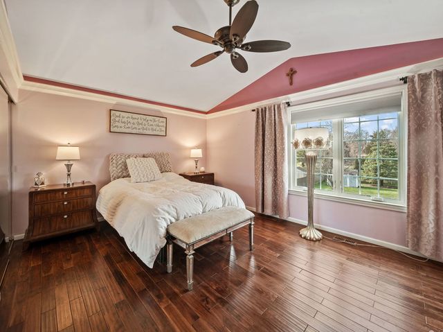 760 Thunderbird Trail, Carol Stream, IL 60188